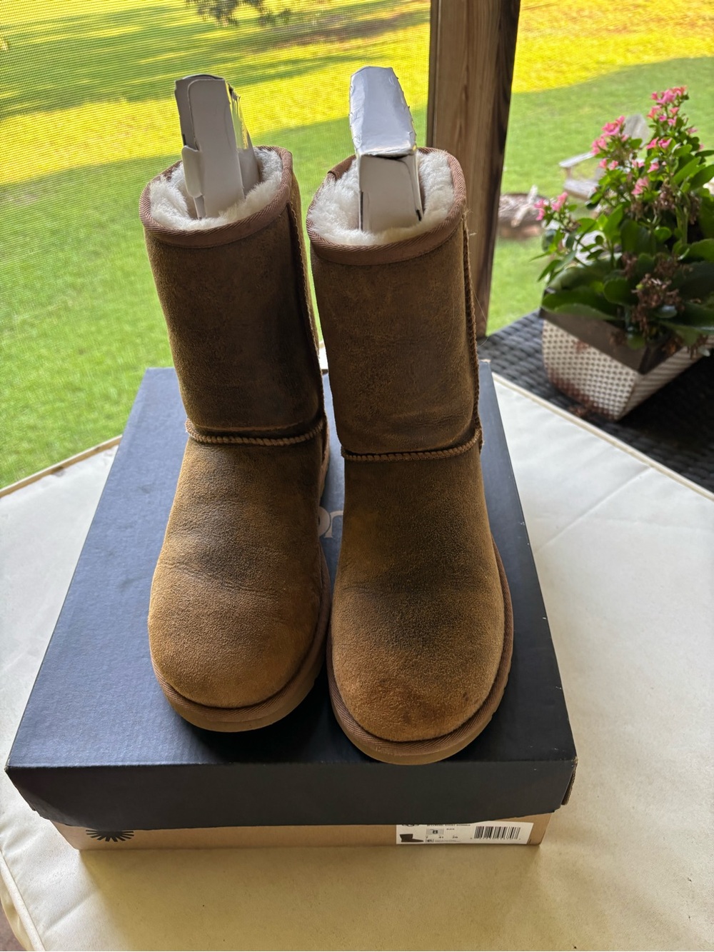 UGG bomber boot